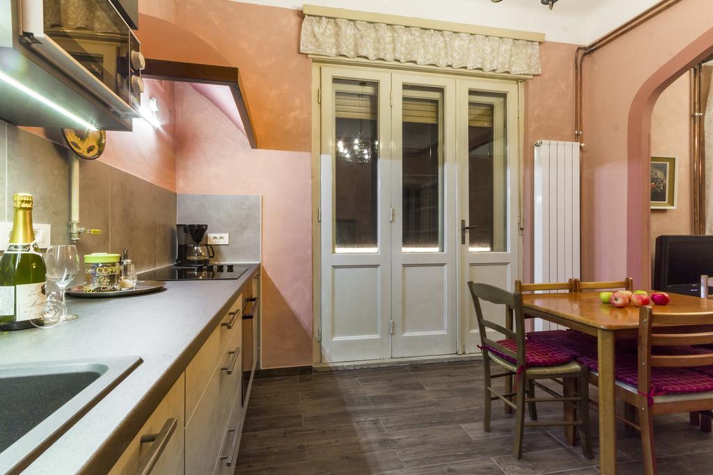 Spacious & Smart Center Apartment Пула Экстерьер фото