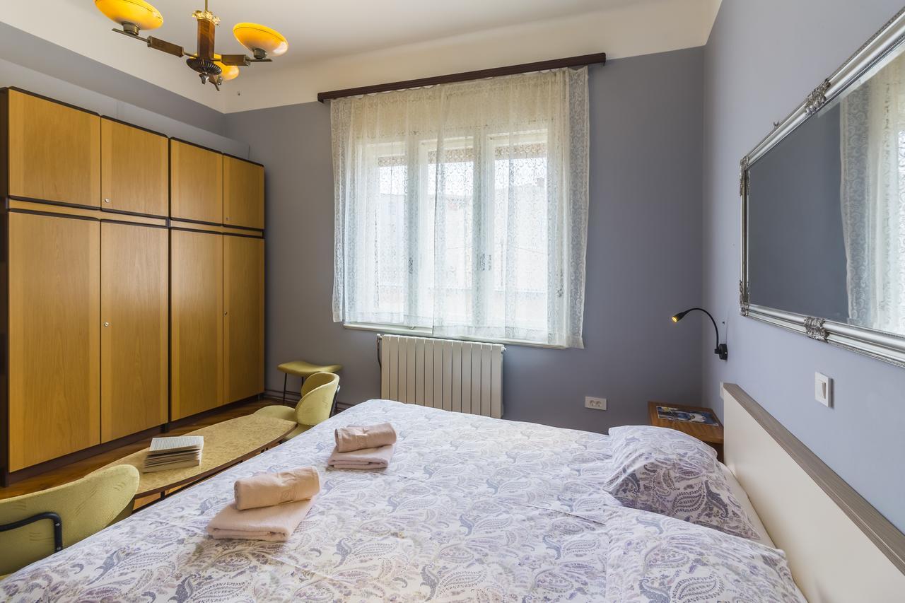 Spacious & Smart Center Apartment Пула Экстерьер фото
